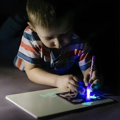 TABLETA MÁGICA CON LUZ PARA NIÑOS – Creatividad iluminada, aprendizaje divertido y entretenimiento sin pantallas