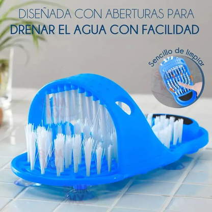 CEPILLO PARA PIES DE BAÑO — Limpia, exfolia y masajea sin agacharte