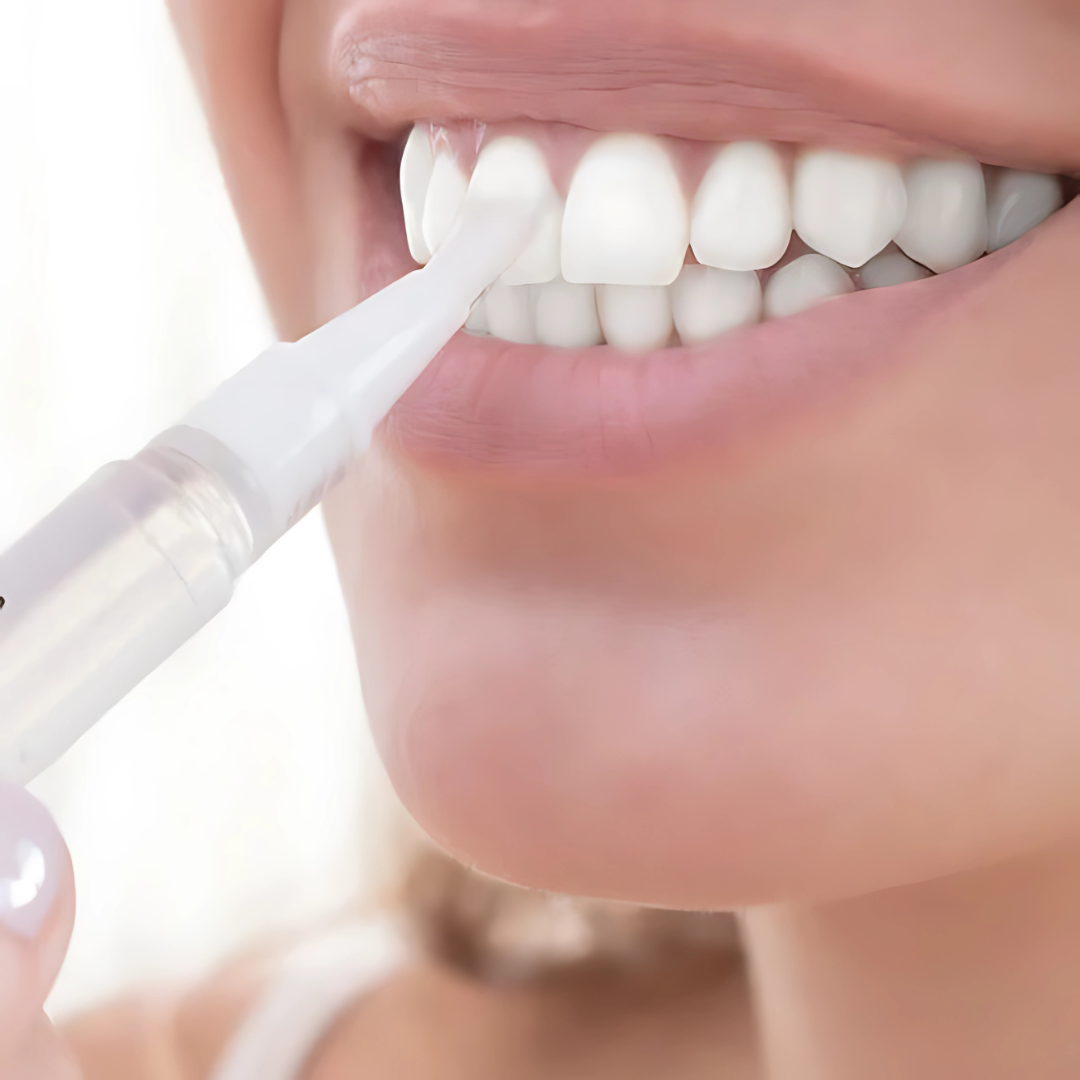 Lápiz Blanqueador Dazzling White™ – Dientes más blancos en minutos, sin dolor ni sensibilidad